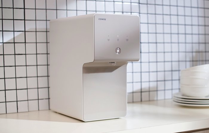 FITS INTO ANY KITCHEN